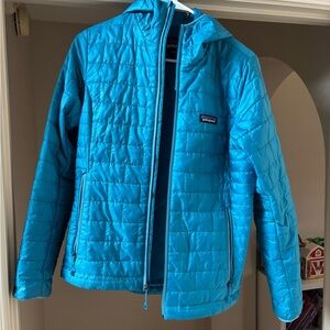 Patagonia Blue hooded nano puff